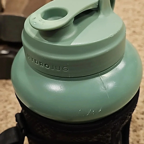 Hydrojug Bottle & black snakeskin Adjustable Sling Sleeve Workout Gym Bundle - Picture 3 of 3